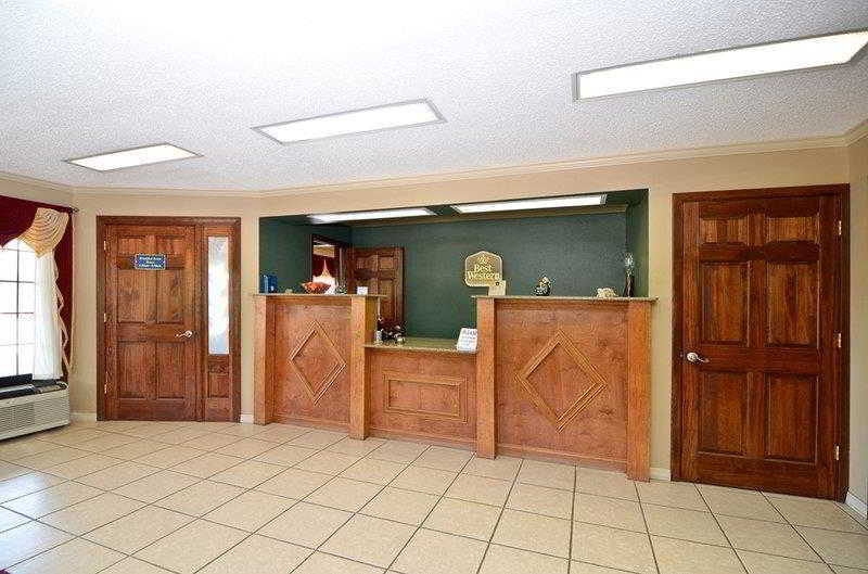 Best Western Delhi Inn Interior foto