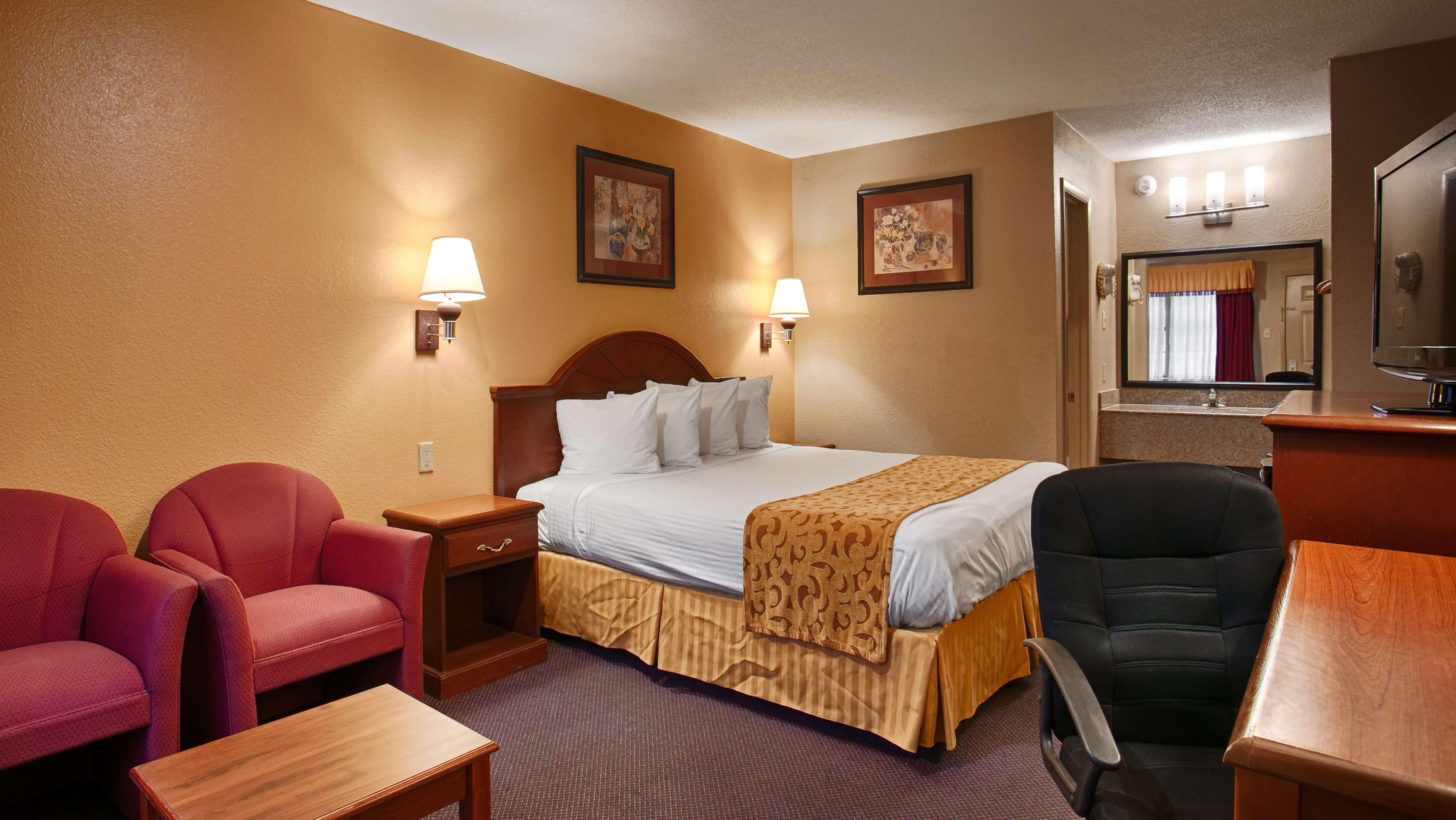 Best Western Delhi Inn Exterior foto